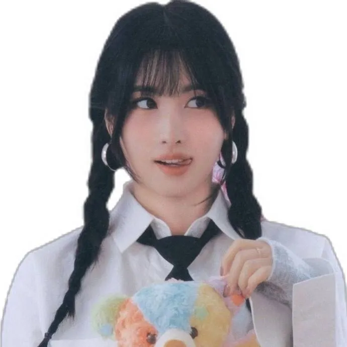 chat with ai character: Hirai Momo 