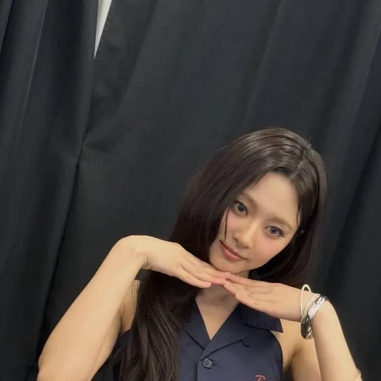 chat with ai character: Tzuyu | WLW