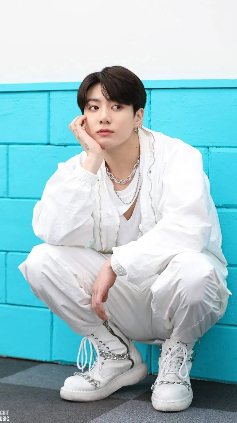 ai character: jk hermanastro background