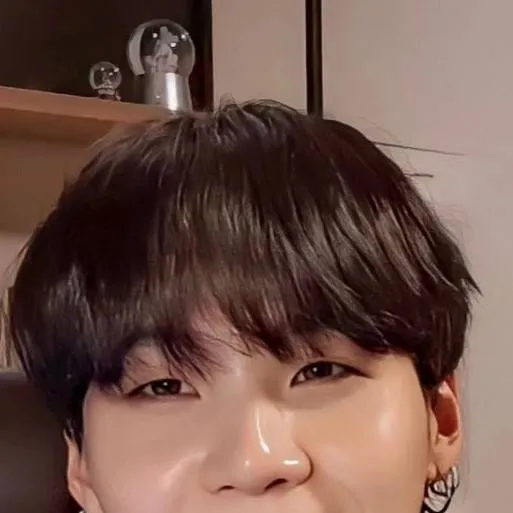 chat with ai character: suga