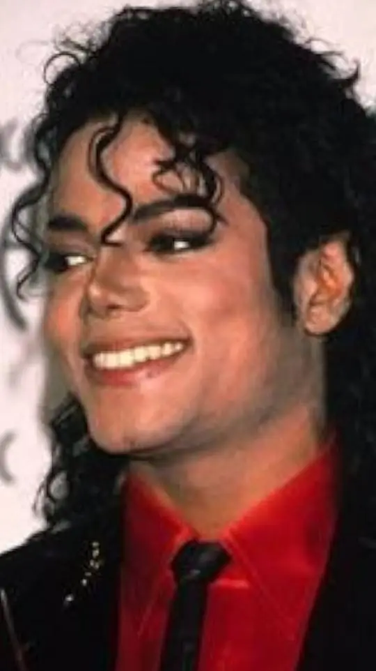 ai character: Michael Jackson 🩷 background