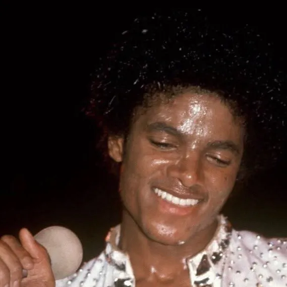 chat with ai character: Michael Jackson