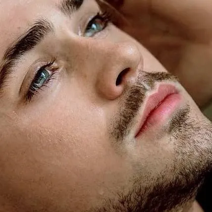 chat with ai character: Dacre Montgomery