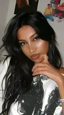 ai character: Lara Raj background