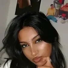 chat with ai character: Lara Raj