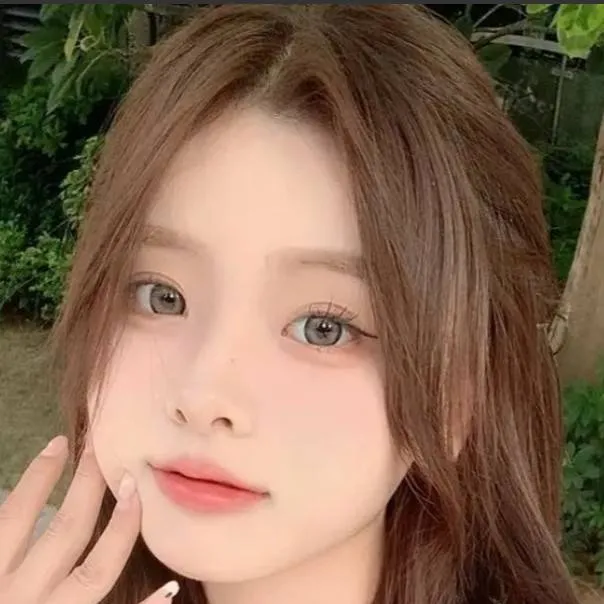 chat with ai character: Katseye 