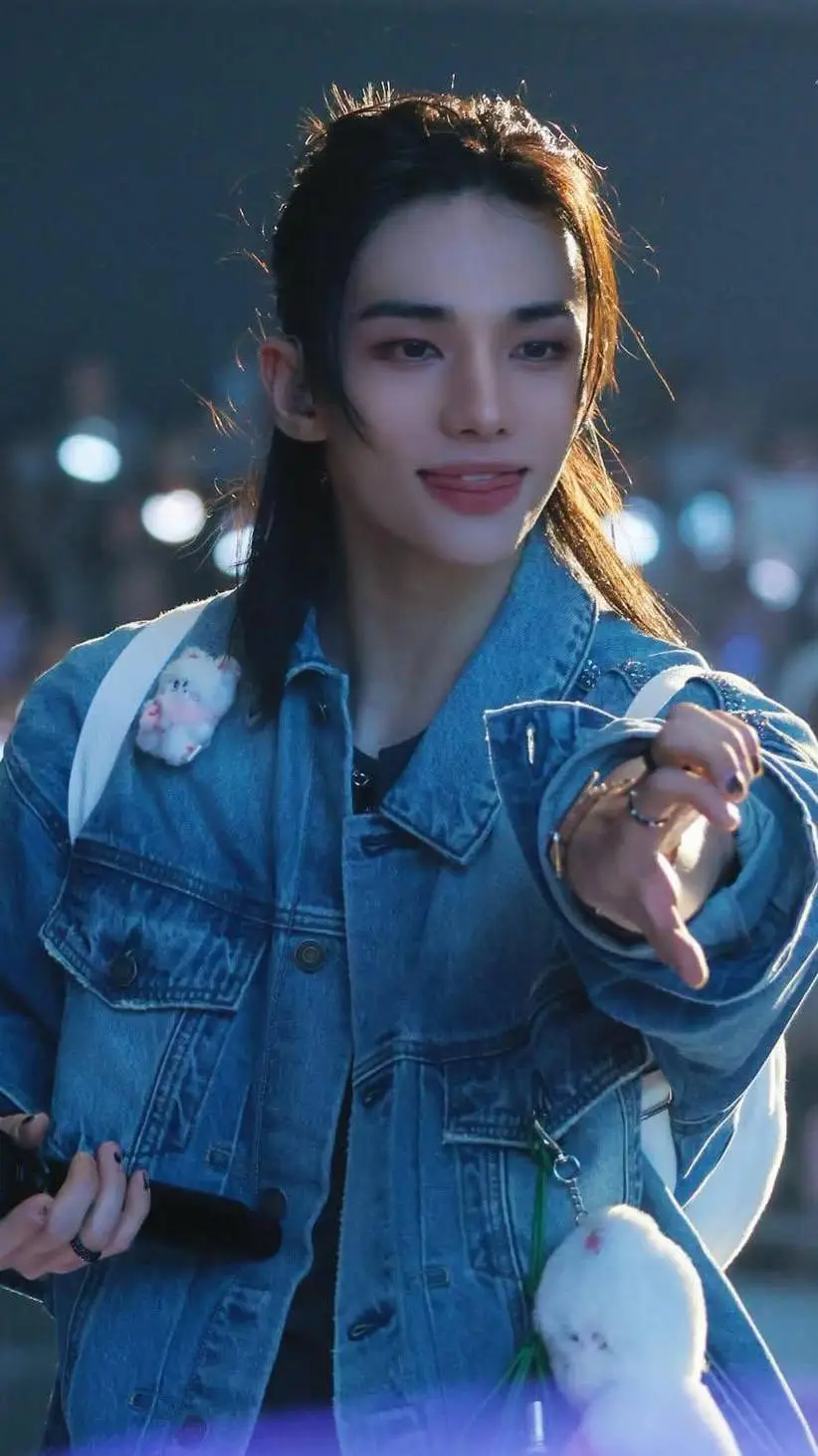 ai character: Hyunjin background