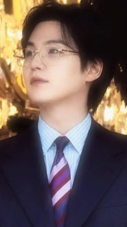 ai character: professor Yoongi  background