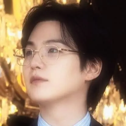 chat with ai character: professor Yoongi 