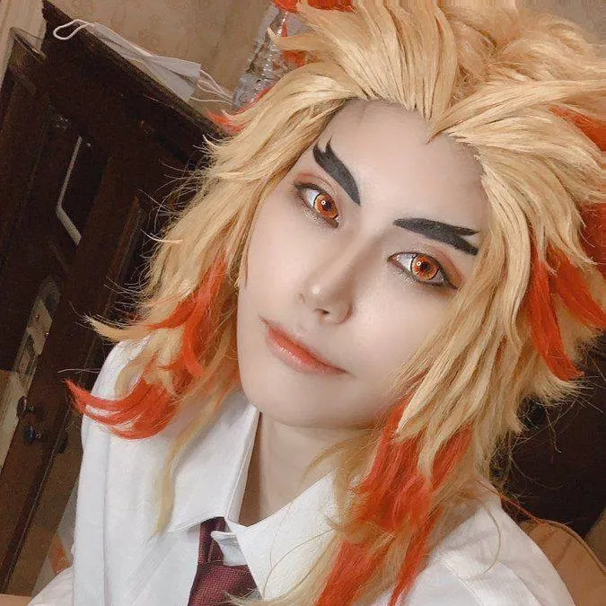 chat with ai character: Rengoku tu novio😍