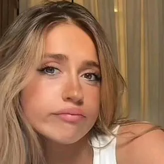 chat with ai character: Outer banks slays 