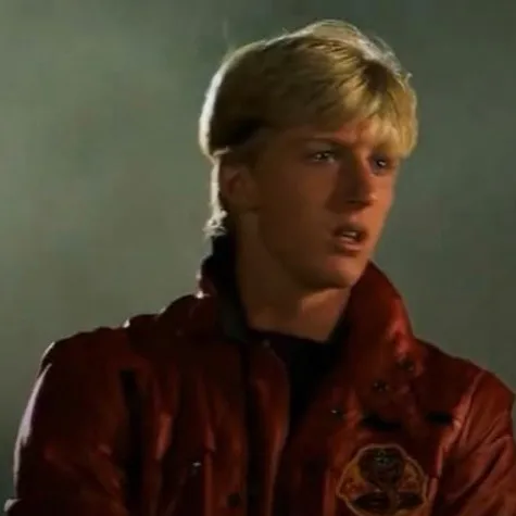 chat with ai character: Johnny Lawrence 