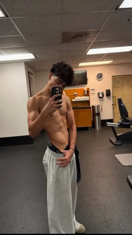 ai character: Malachi Barton background