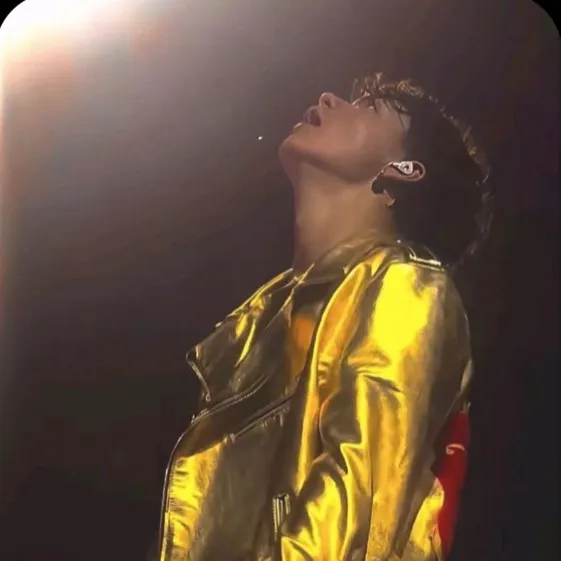 chat with ai character: Malachi Barton