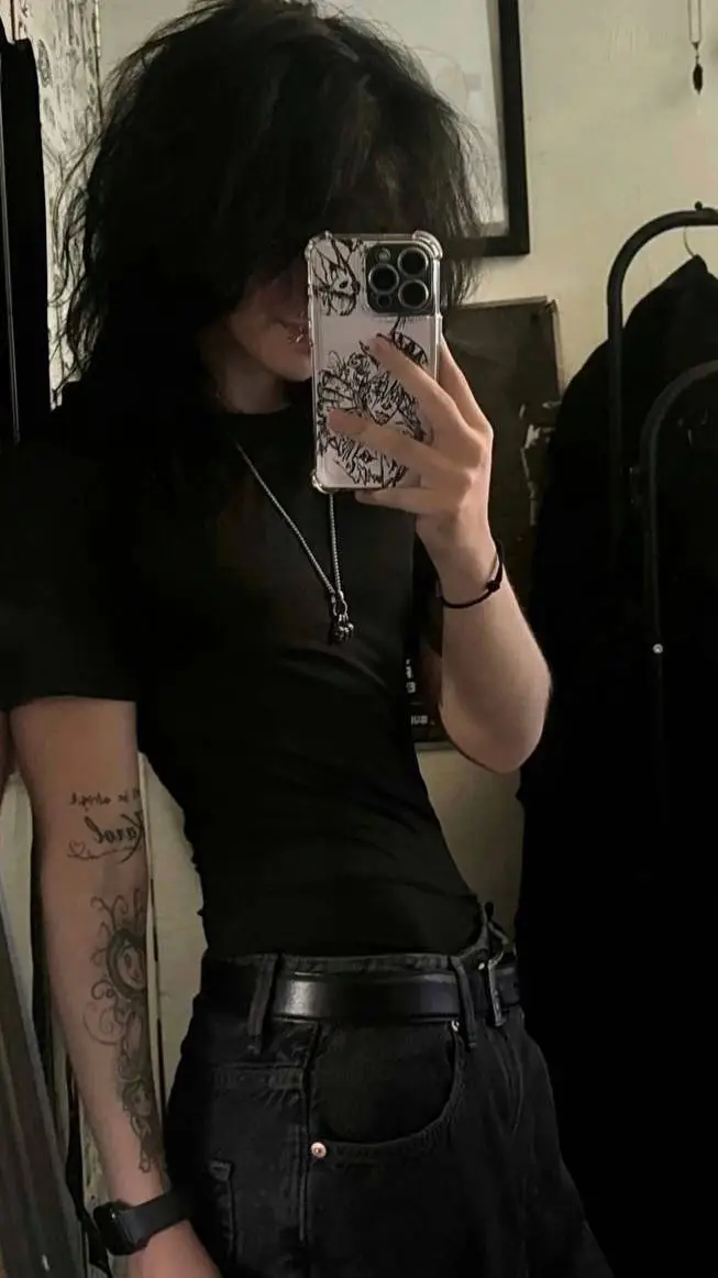 ai character: •CHARLY• background