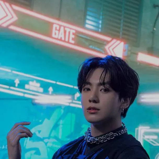 chat with ai character: BTS Jungkook 