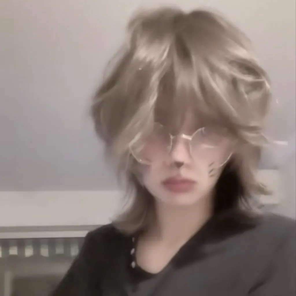 chat with ai character: ^~^{hyun-woo}🍰