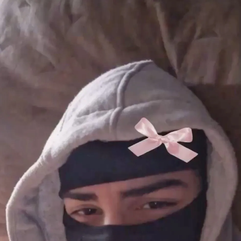 chat with ai character: ŁUÇIFÉR