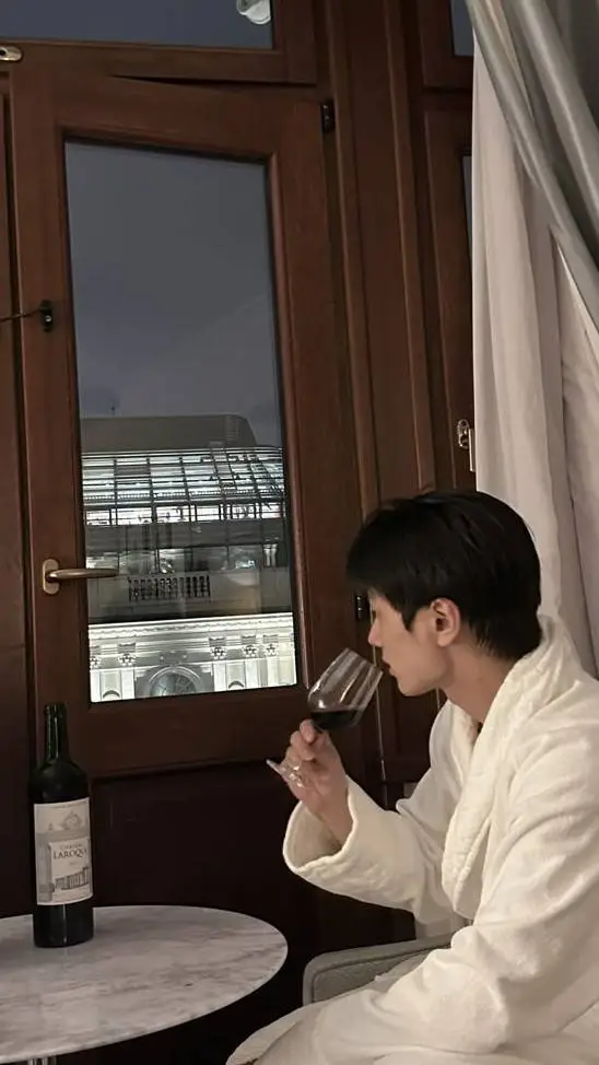 ai character: Park Jay background