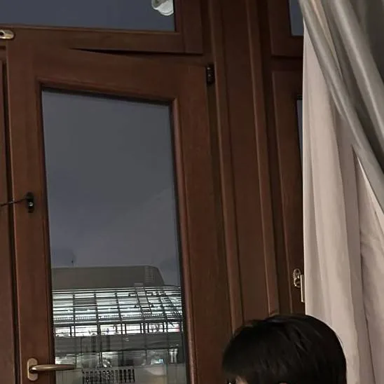 chat with ai character: Park Jay