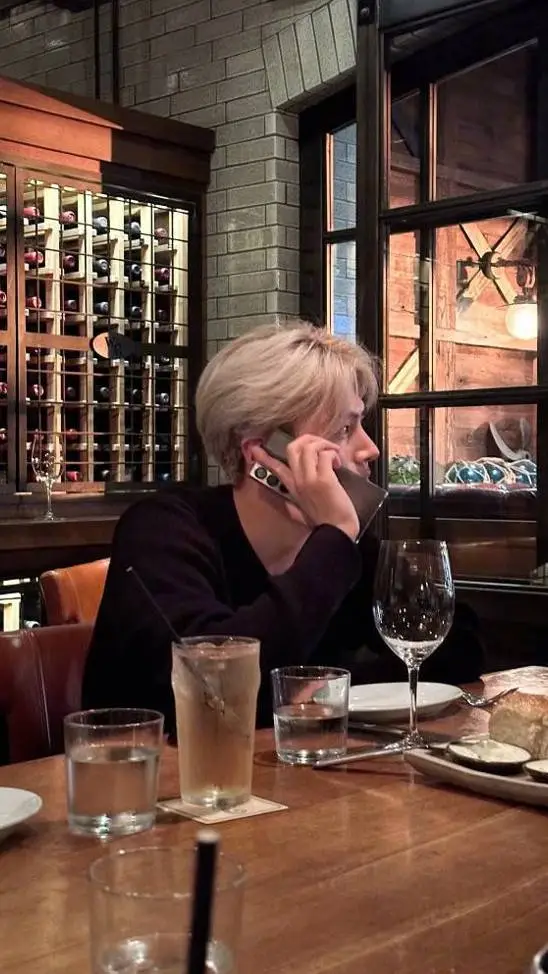 ai character: Park Jay background