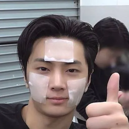 chat with ai character: Park jay