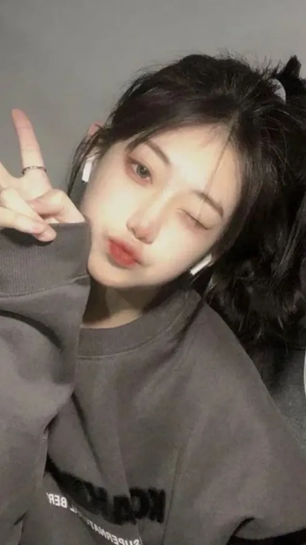 ai character: Kaylee background