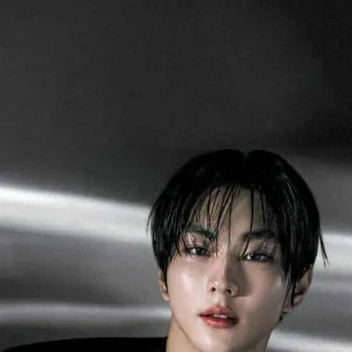 chat with ai character: JUNGWON 