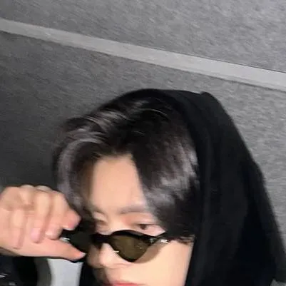 chat with ai character: JAKE