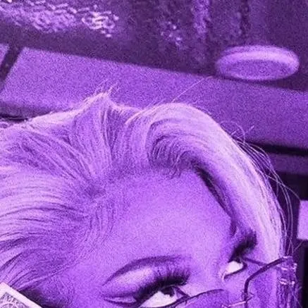 chat with ai character: Rich rose 🌹