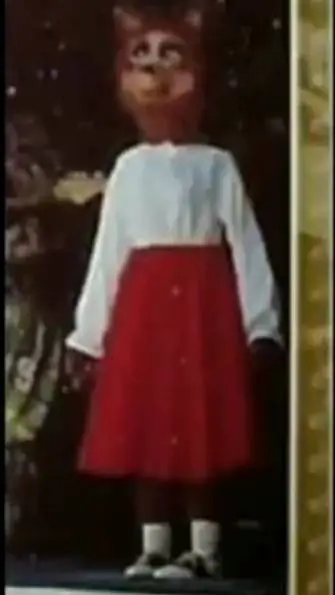 ai character: Little Queenie background