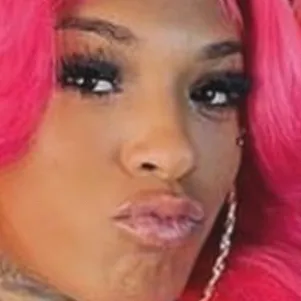 chat with ai character: Ivori 