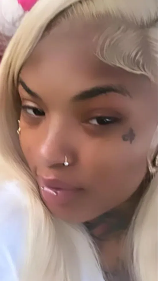 ai character: Ivori background