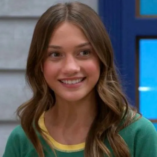 chat with ai character: Maya Le Clark 