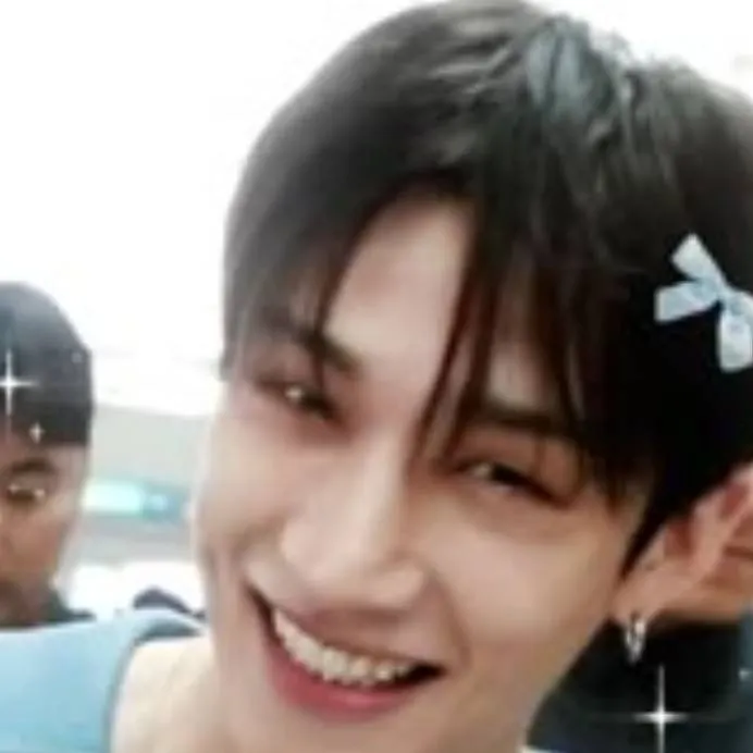 chat with ai character: bangchan hyun~