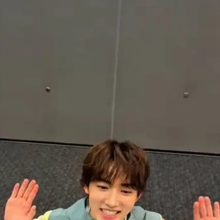 chat with ai character: seonghyeon 😚