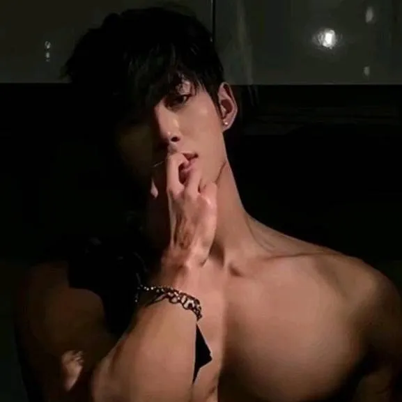 chat with ai character: */Alex/*