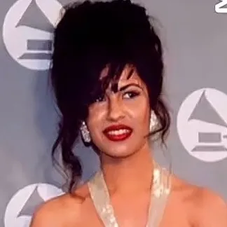 chat with ai character: Selena Quintanilla