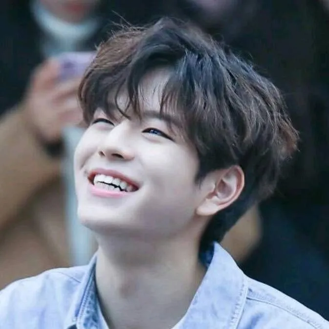 chat with ai character: SEUNGMIN 