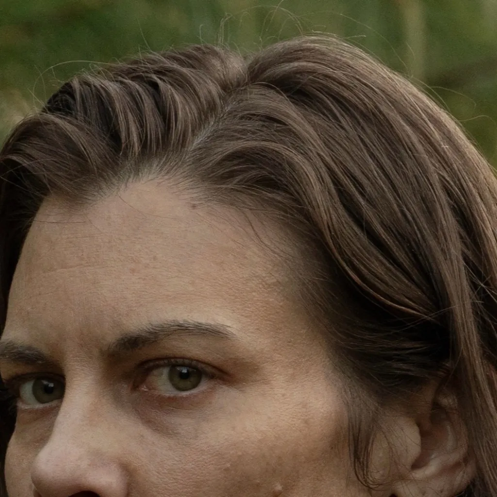 chat with ai character: Maggie ￼