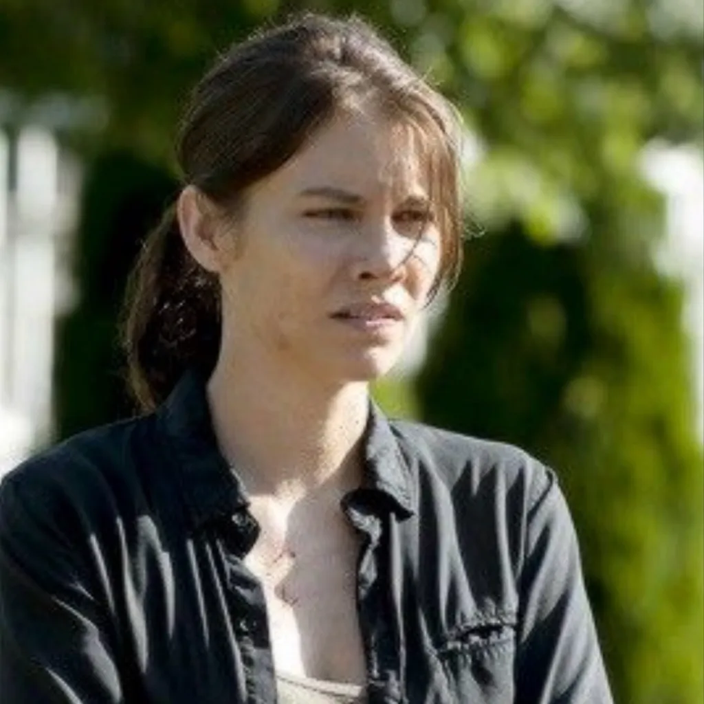chat with ai character: ￼Maggie Rhee 
