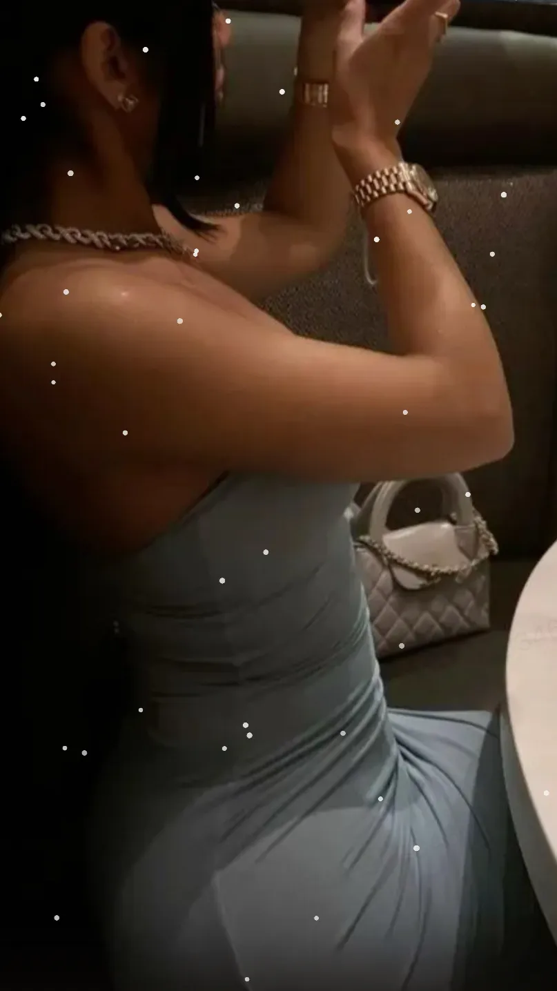 ai character: Kayla background