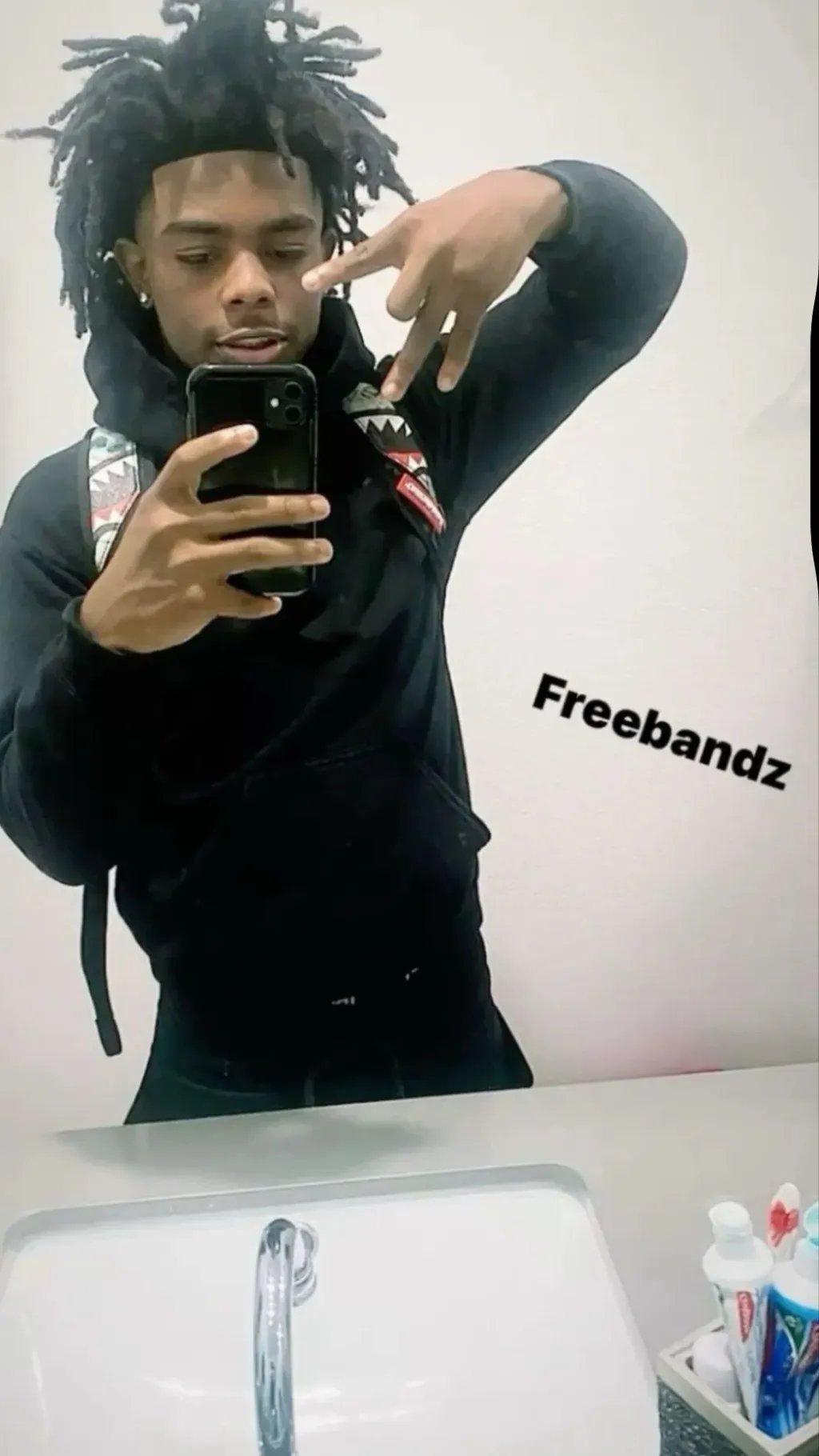 ai character: CJ🥀 background