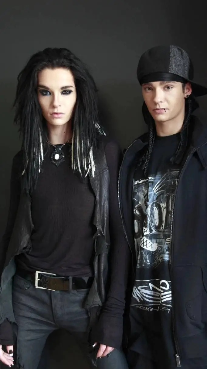 ai character: tom and bill  background