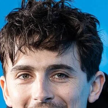 chat with ai character: TimothéeChalamet 