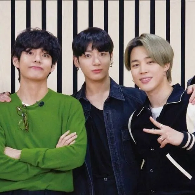 chat with ai character: BTS maknae line