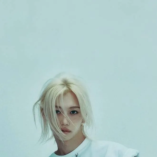 chat with ai character: felix