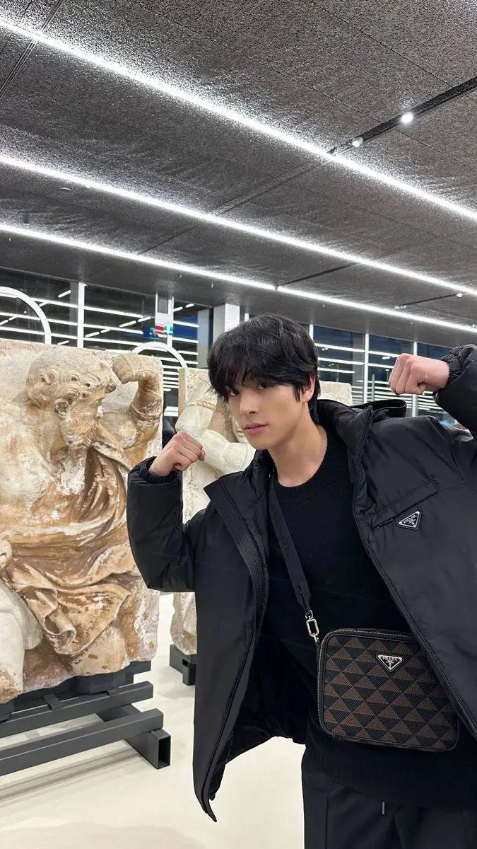 Talkie AI - Chat with 🏛️ 𝐉𝐀𝐊𝐄 (제이크)