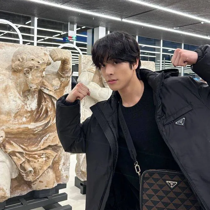 chat with ai character: 🏛️ 𝐉𝐀𝐊𝐄 (제이크)
