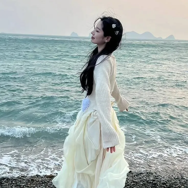chat with ai character: ❀ 𝐃𝐚𝐡𝐲𝐮𝐧 (다현)
